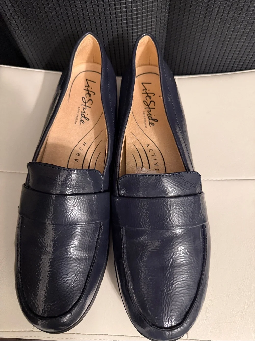 Life stride Classic Navy Patent leather Loafers - Women's Sz 11 New w/o tags
